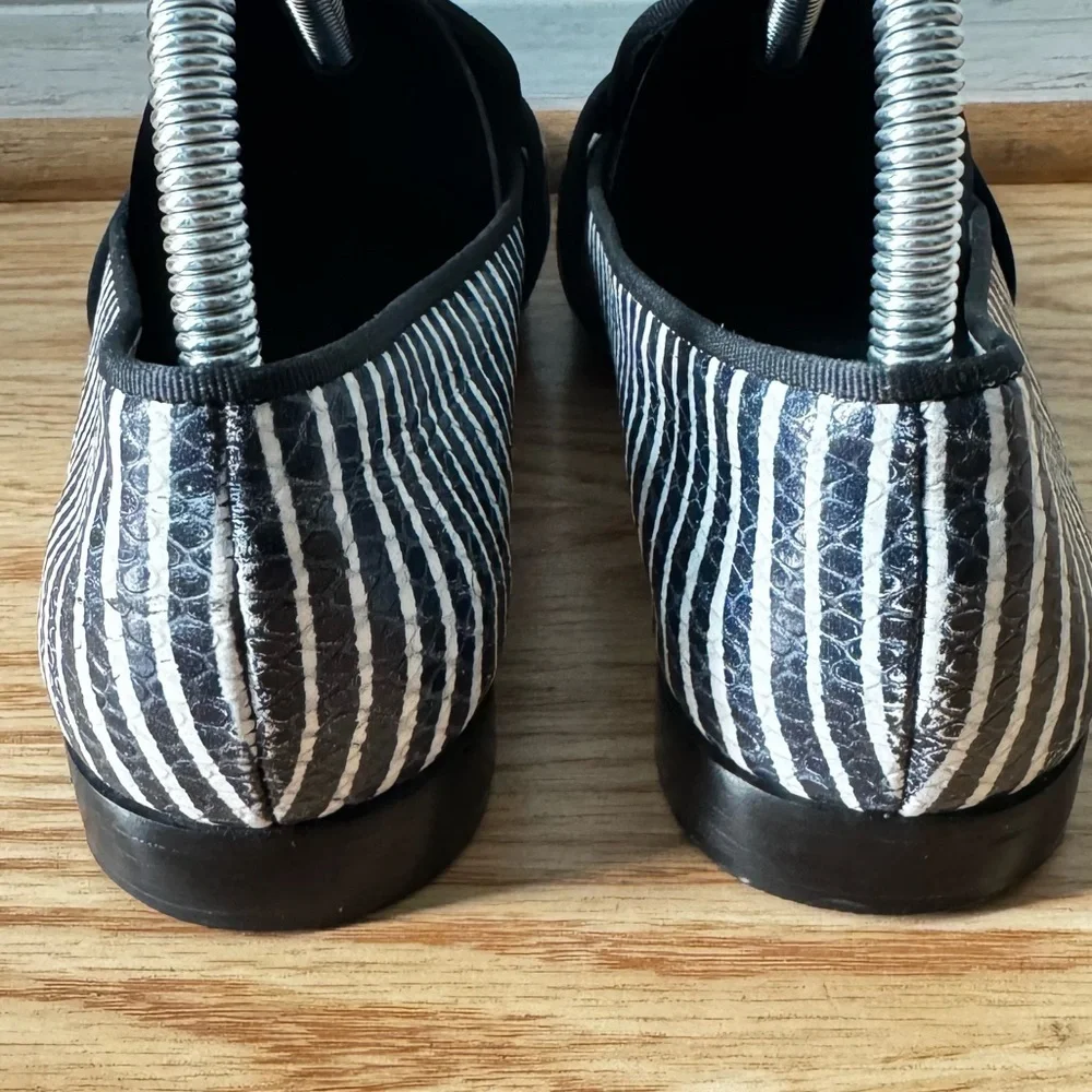 Tory Burch Blue/White Stripe Snakeskin Embossed Leather Smoking Slippers Size 9M